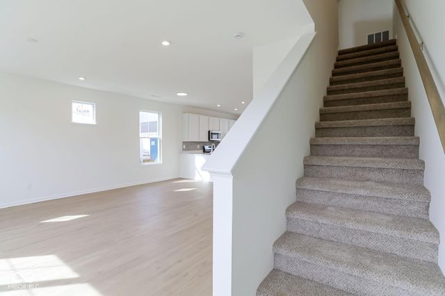 3927 Sandpiper Way, Brownsburg, IN 46112