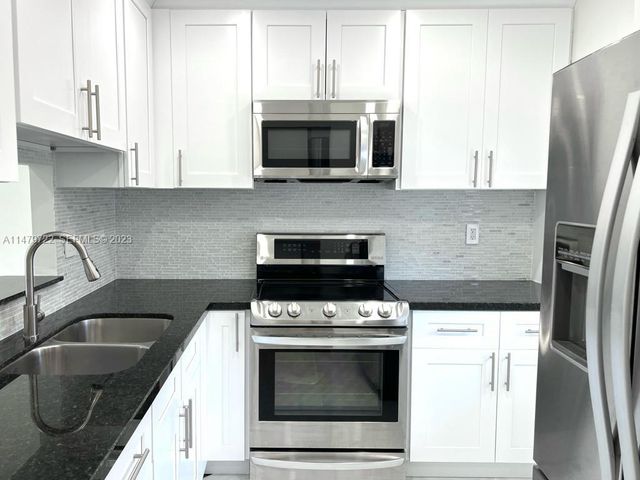 5051 W Oakland Park Boulevard 204, Lauderdale Lakes, FL 33313