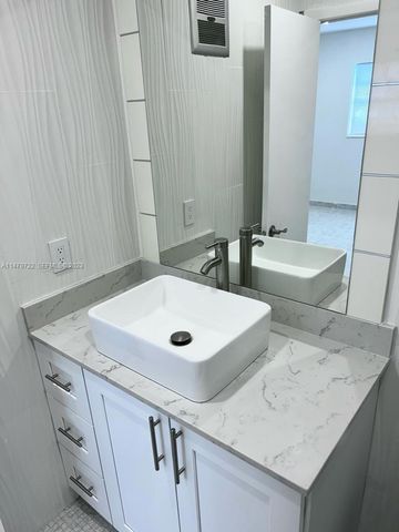 5051 W Oakland Park Boulevard 204, Lauderdale Lakes, FL 33313
