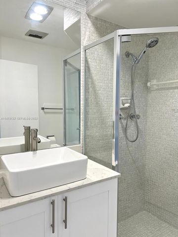 5051 W Oakland Park Boulevard 204, Lauderdale Lakes, FL 33313