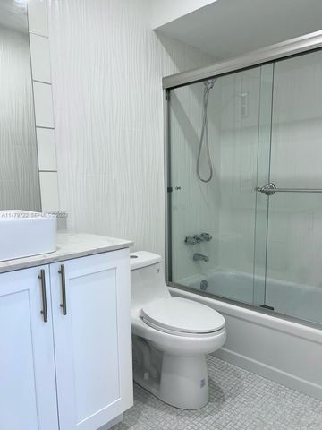 5051 W Oakland Park Boulevard 204, Lauderdale Lakes, FL 33313