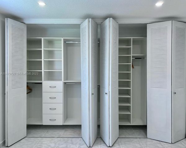 5051 W Oakland Park Boulevard 204, Lauderdale Lakes, FL 33313