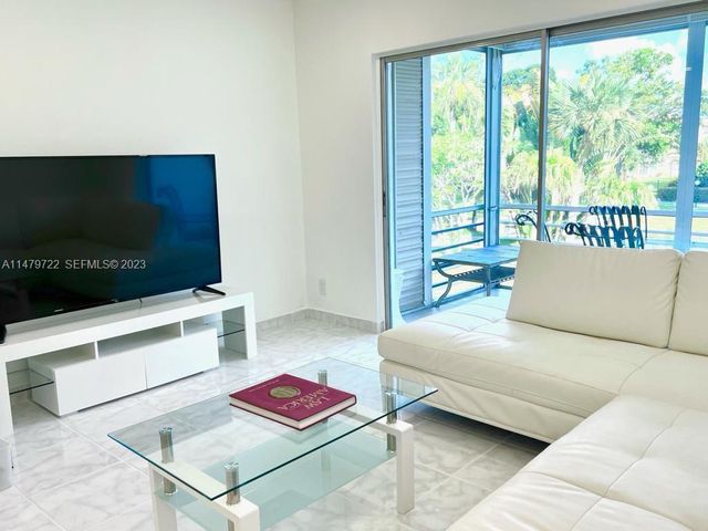 5051 W Oakland Park Boulevard 204, Lauderdale Lakes, FL 33313