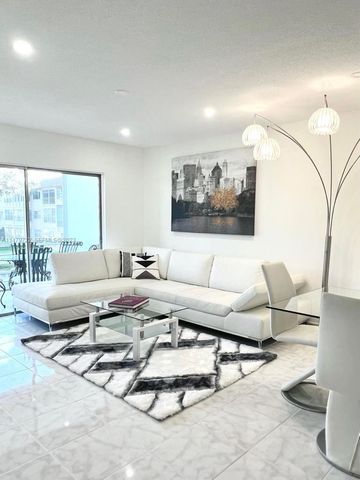 5051 W Oakland Park Boulevard 204, Lauderdale Lakes, FL 33313