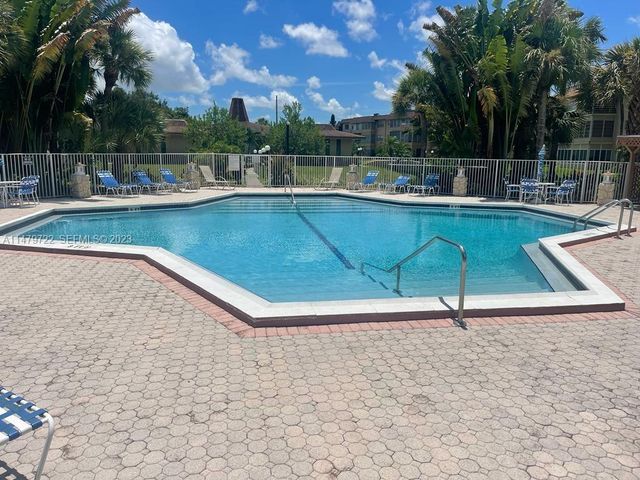 5051 W Oakland Park Boulevard 204, Lauderdale Lakes, FL 33313