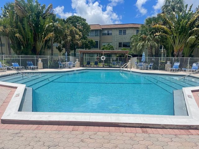 5051 W Oakland Park Boulevard 204, Lauderdale Lakes, FL 33313