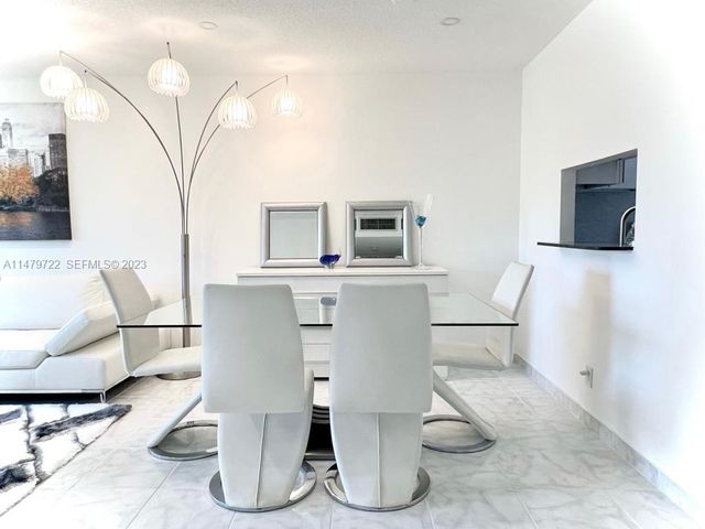 5051 W Oakland Park Boulevard 204, Lauderdale Lakes, FL 33313