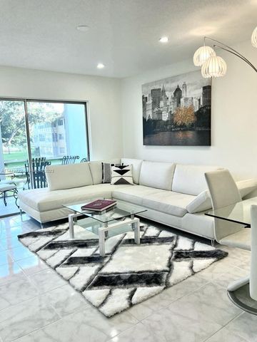 5051 W Oakland Park Boulevard 204, Lauderdale Lakes, FL 33313