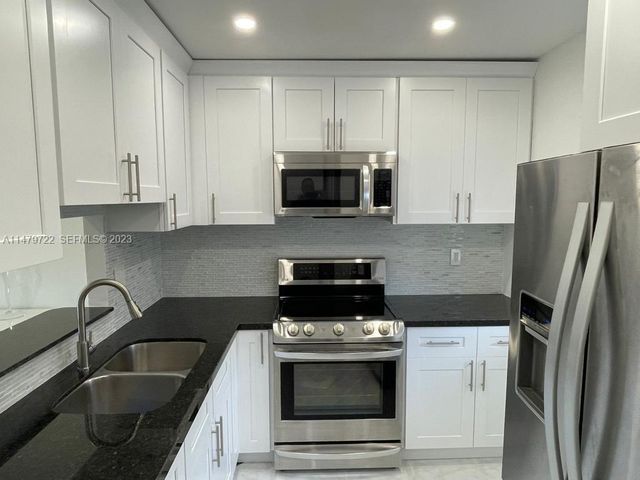 5051 W Oakland Park Boulevard 204, Lauderdale Lakes, FL 33313