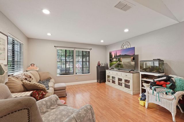 658 Sandpiper Cir, Lodi, CA 95240