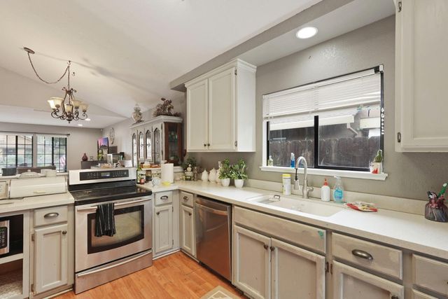 658 Sandpiper Cir, Lodi, CA 95240