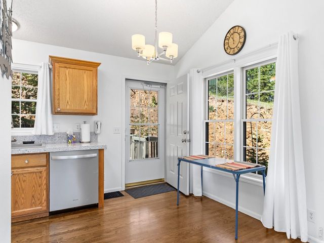 2709 Sunrise Ct, Estes Park, CO 80517