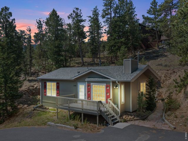 2709 Sunrise Ct, Estes Park, CO 80517