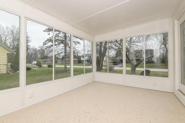 21300 Astolat DRIVE, Brookfield, WI 53045