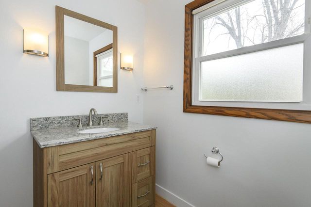 21300 Astolat DRIVE, Brookfield, WI 53045