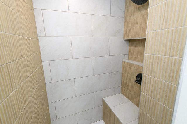 21300 Astolat DRIVE, Brookfield, WI 53045