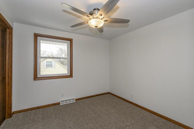 21300 Astolat DRIVE, Brookfield, WI 53045