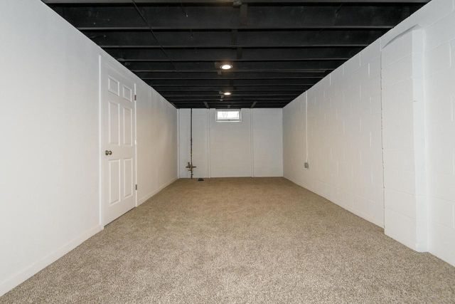21300 Astolat DRIVE, Brookfield, WI 53045