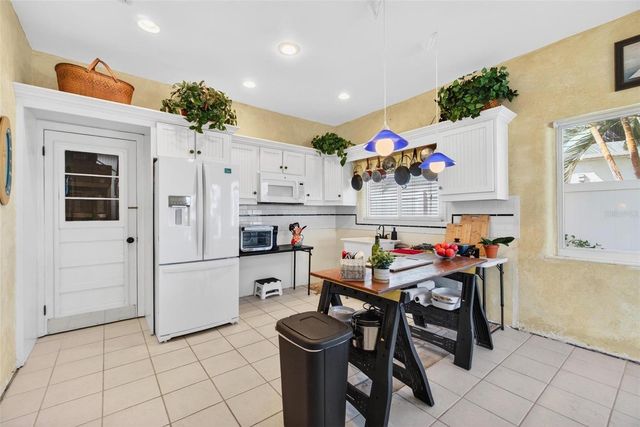 14071 N BAYSHORE DRIVE, Madeira Beach, FL 33708