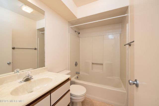 10 Seawinds Way, Long Branch, NJ 07740