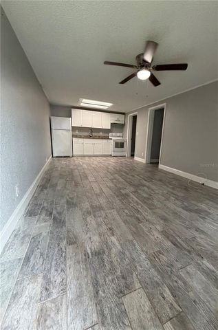 1400 STRAWBERRY PLACE 33, Plant City, FL 33563
