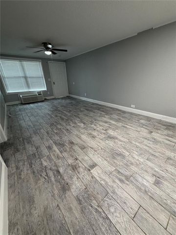 1400 STRAWBERRY PLACE 33, Plant City, FL 33563