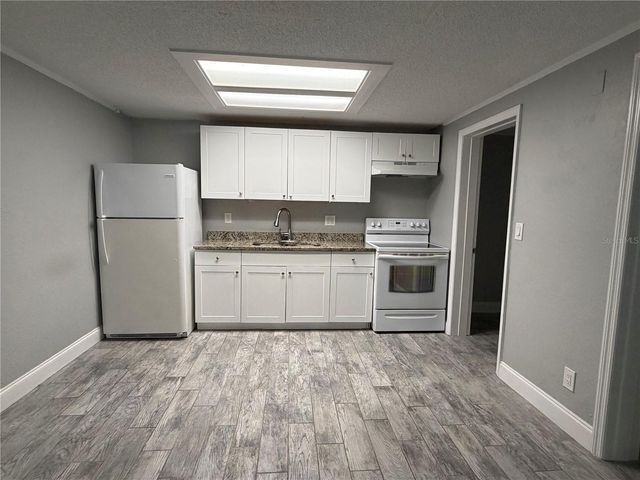 1400 STRAWBERRY PLACE 33, Plant City, FL 33563