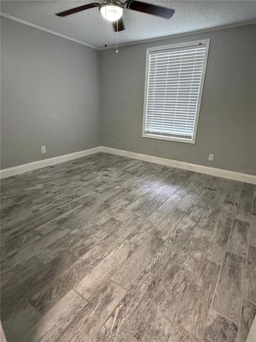 1400 STRAWBERRY PLACE 33, Plant City, FL 33563