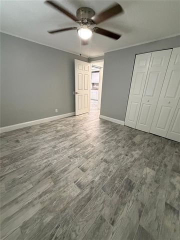 1400 STRAWBERRY PLACE 33, Plant City, FL 33563