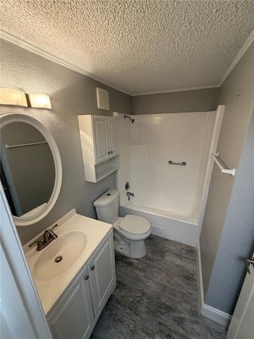 1400 STRAWBERRY PLACE 33, Plant City, FL 33563