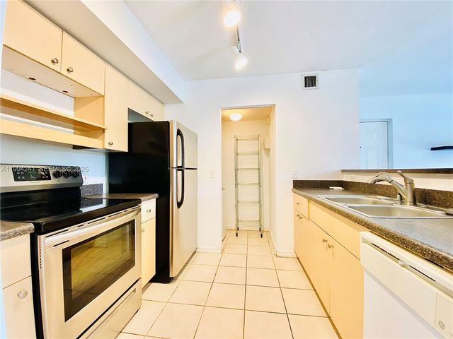 4200 San Marino Blvd 205, West Palm Beach, FL 33409