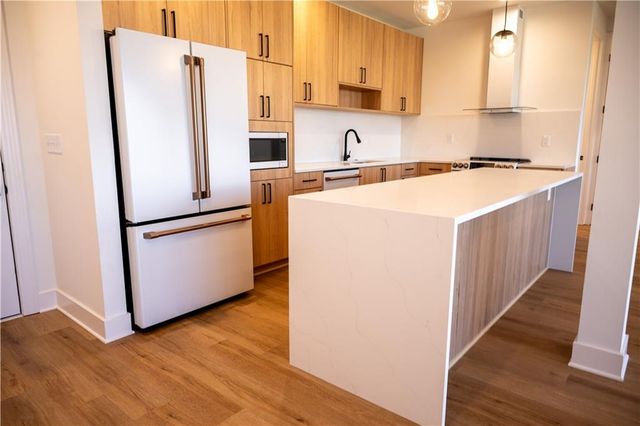 2940 Baltimore Avenue 1502, Kansas City, MO 64108