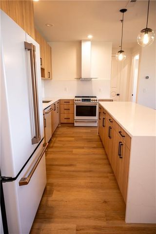 2940 Baltimore Avenue 1502, Kansas City, MO 64108