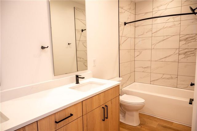 2940 Baltimore Avenue 1502, Kansas City, MO 64108