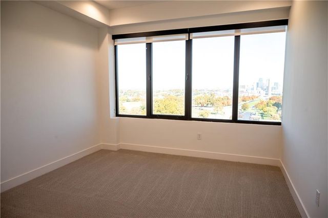 2940 Baltimore Avenue 1502, Kansas City, MO 64108