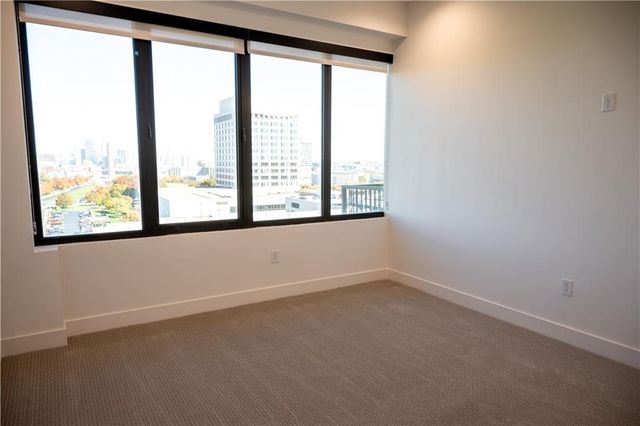 2940 Baltimore Avenue 1502, Kansas City, MO 64108