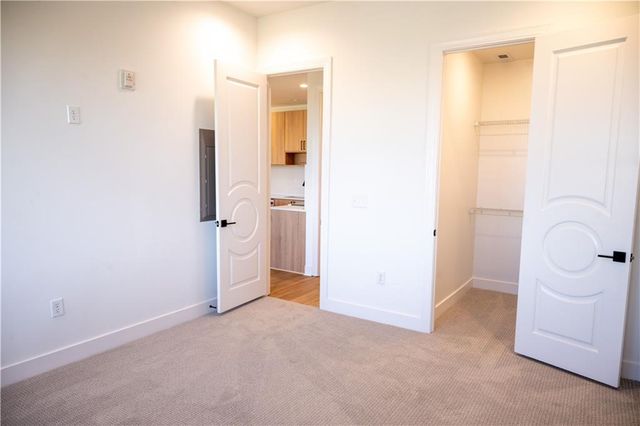 2940 Baltimore Avenue 1502, Kansas City, MO 64108