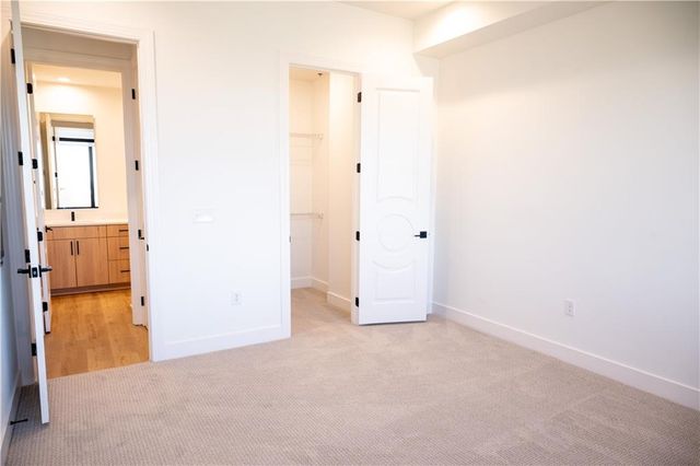 2940 Baltimore Avenue 1502, Kansas City, MO 64108