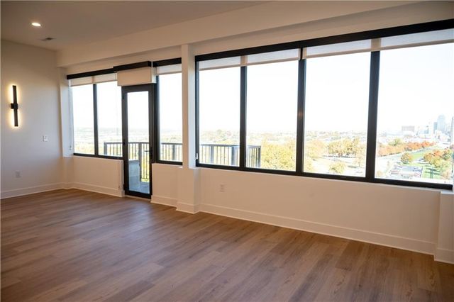 2940 Baltimore Avenue 1502, Kansas City, MO 64108