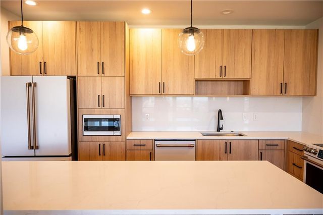 2940 Baltimore Avenue 1502, Kansas City, MO 64108