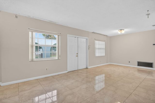 2540 NW 34th Terrace, Lauderdale Lakes, FL 33311