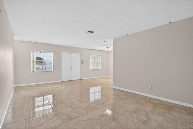 2540 NW 34th Terrace, Lauderdale Lakes, FL 33311