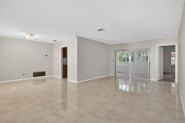 2540 NW 34th Terrace, Lauderdale Lakes, FL 33311