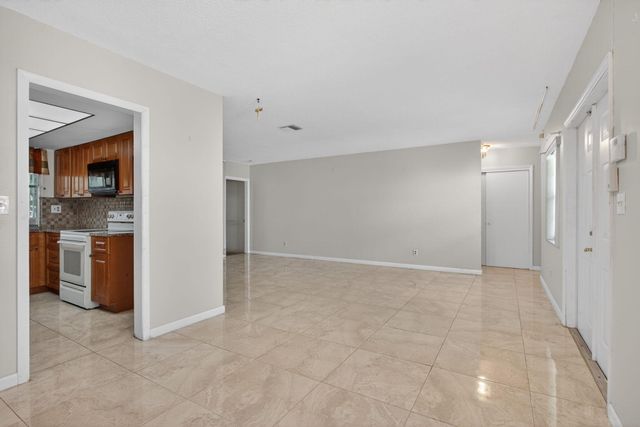 2540 NW 34th Terrace, Lauderdale Lakes, FL 33311