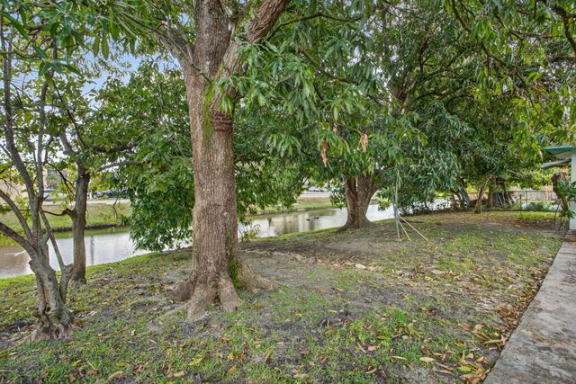 2540 NW 34th Terrace, Lauderdale Lakes, FL 33311