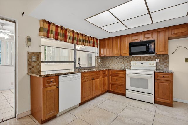 2540 NW 34th Terrace, Lauderdale Lakes, FL 33311