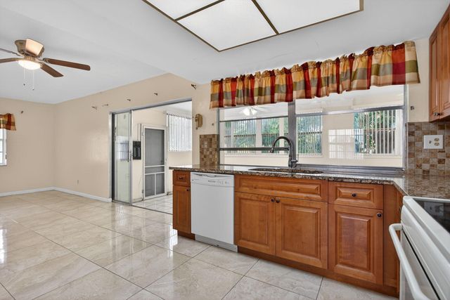 2540 NW 34th Terrace, Lauderdale Lakes, FL 33311