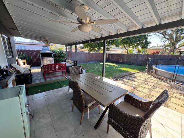 7430 Douglas St, Hollywood, FL 33024