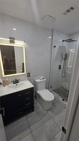 7430 Douglas St, Hollywood, FL 33024