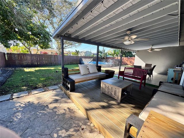 7430 Douglas St, Hollywood, FL 33024